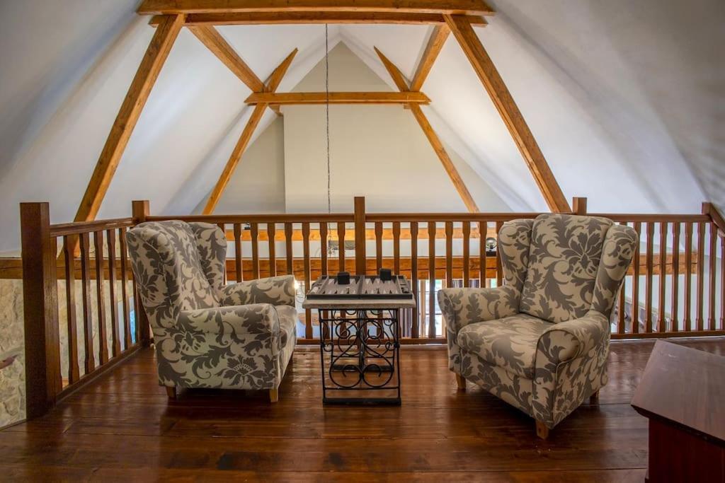 7 Bedroom Secluded Villa Close To Prague Říčany Extérieur photo