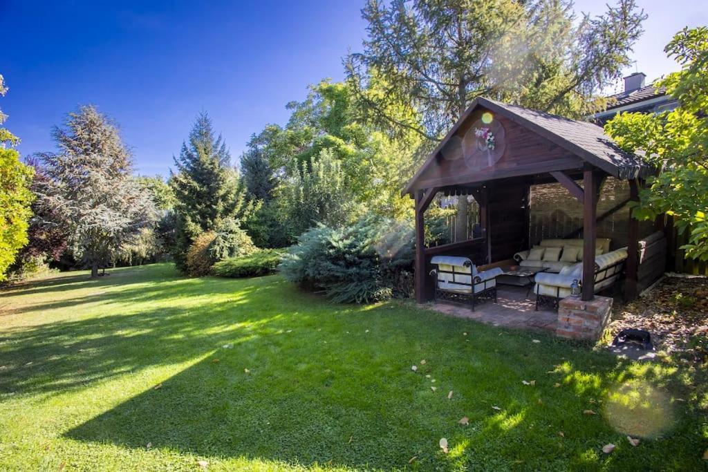 7 Bedroom Secluded Villa Close To Prague Říčany Extérieur photo